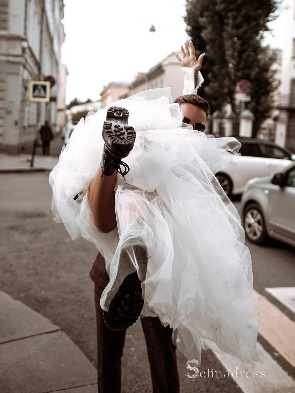 Two Piece A-line Long Sleeve Rustic Wedding Dresses White Tulle Bridal Gowns MLH006